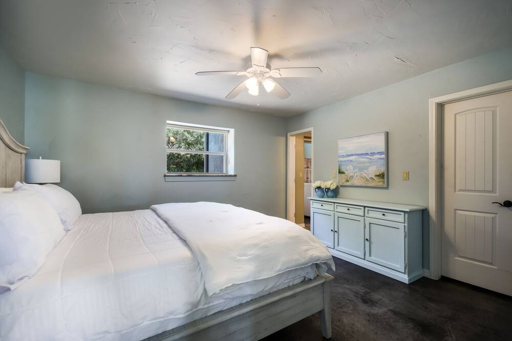 Photo of Bedroom in Burnet