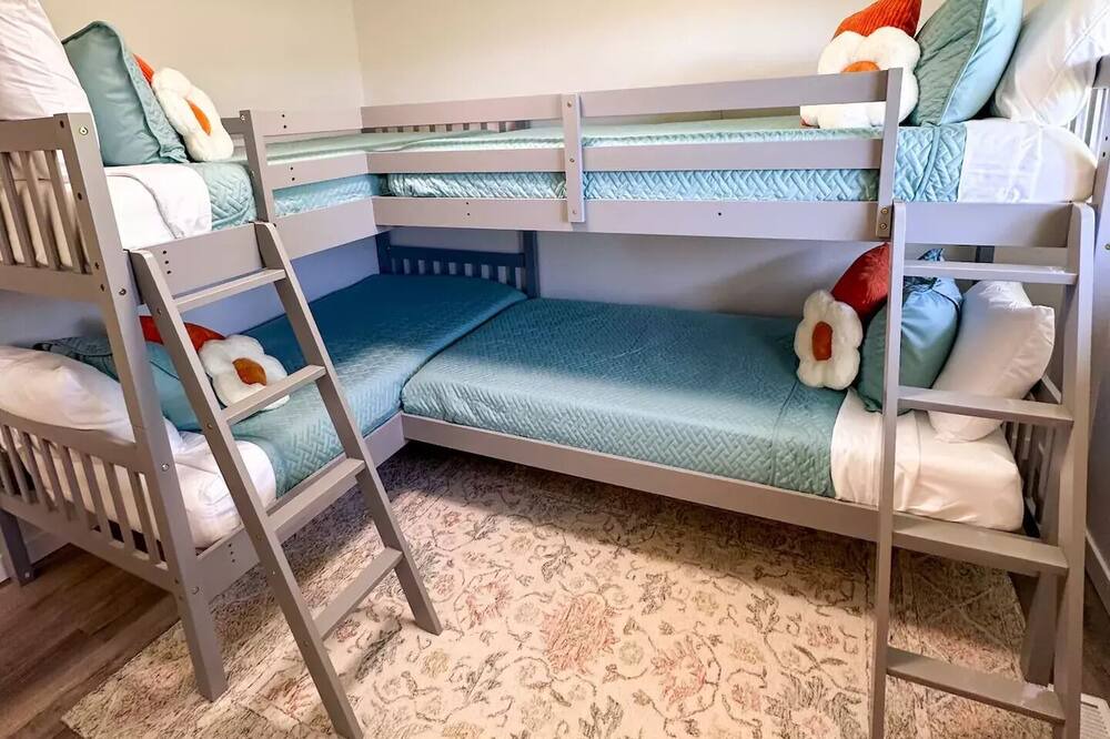 Photo of Bedroom in Canyon County