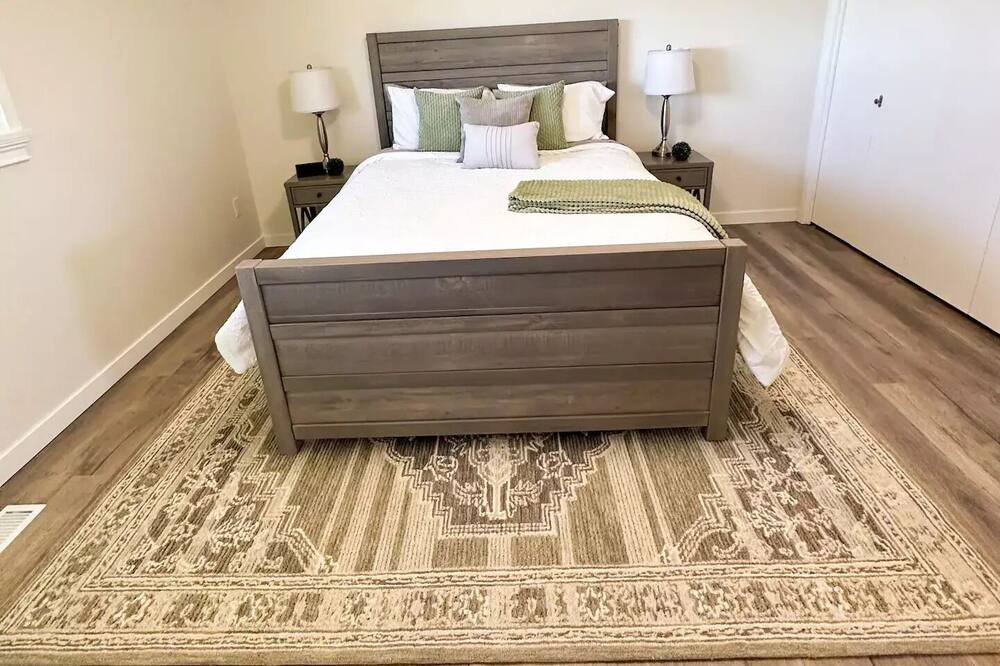 Photo of Bedroom in Canyon County