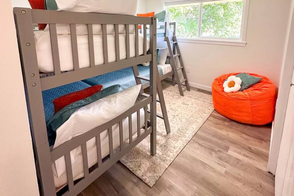 Photo of Bedroom in Canyon County