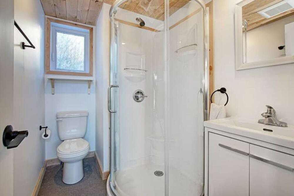 Photo of Bathroom in Sainte-Marguerite-du-Lac-Masson