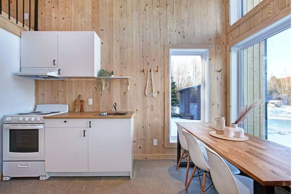 Photo of Kitchen in Sainte-Marguerite-du-Lac-Masson