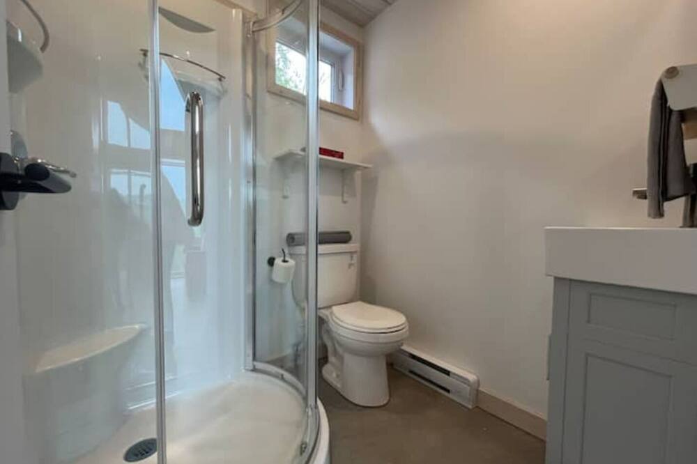 Photo of Bathroom in Sainte-Marguerite-du-Lac-Masson