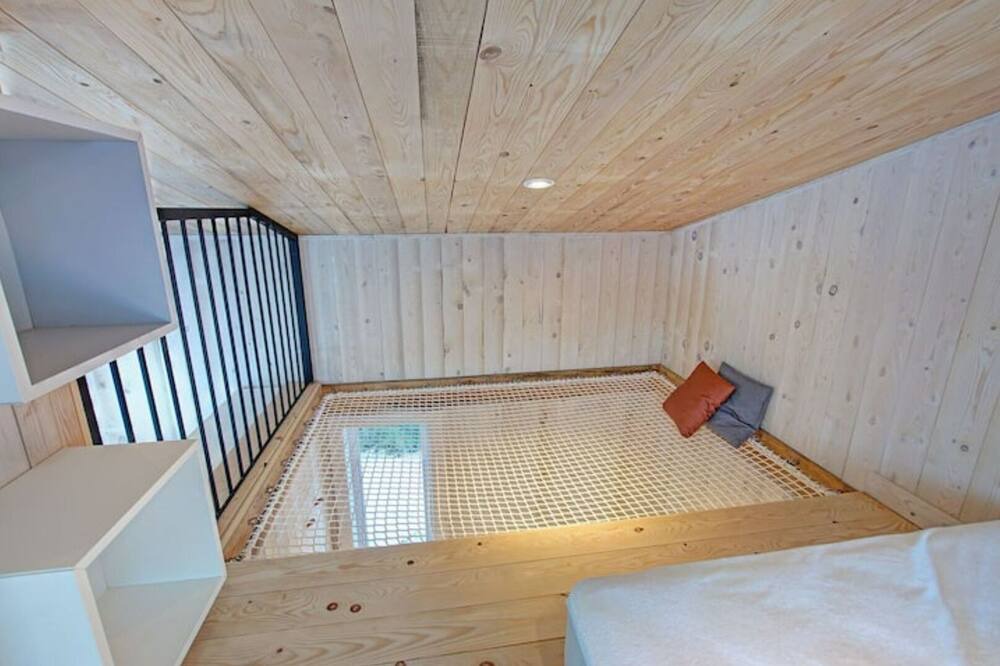 Photo of Bedroom in Sainte-Marguerite-du-Lac-Masson