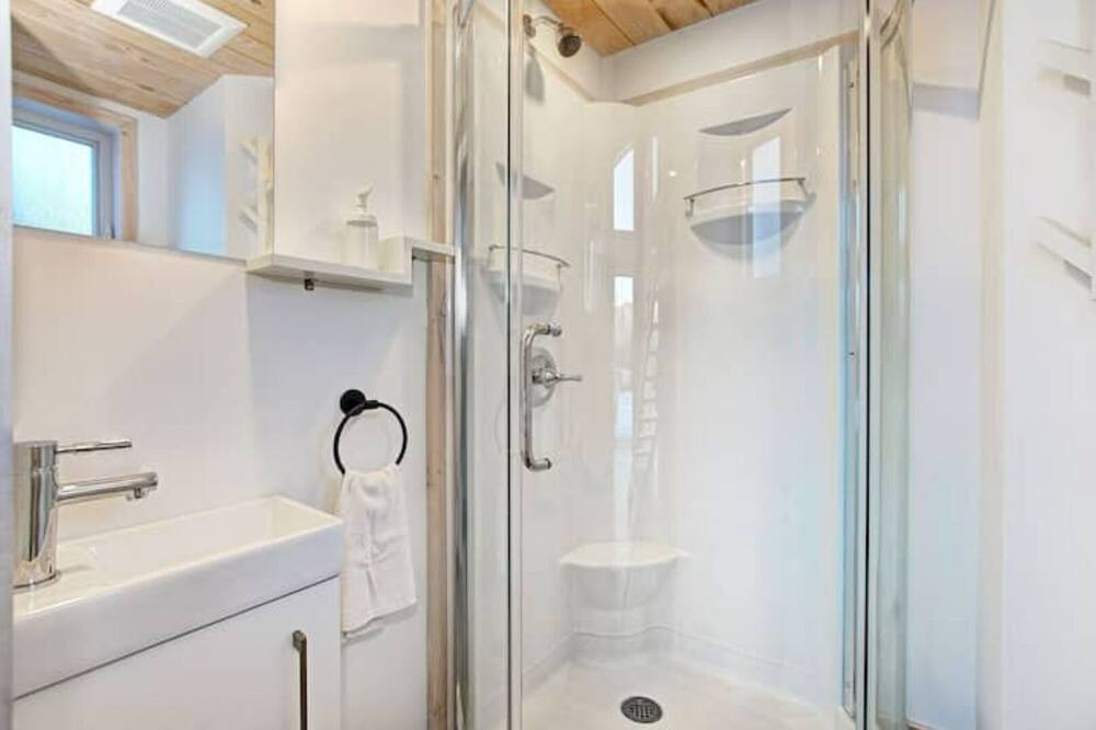 Photo of Bathroom in Sainte-Marguerite-du-Lac-Masson