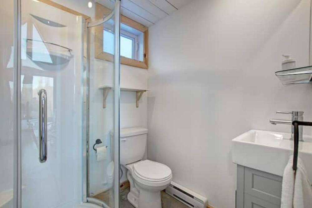 Photo of Bathroom in Sainte-Marguerite-du-Lac-Masson