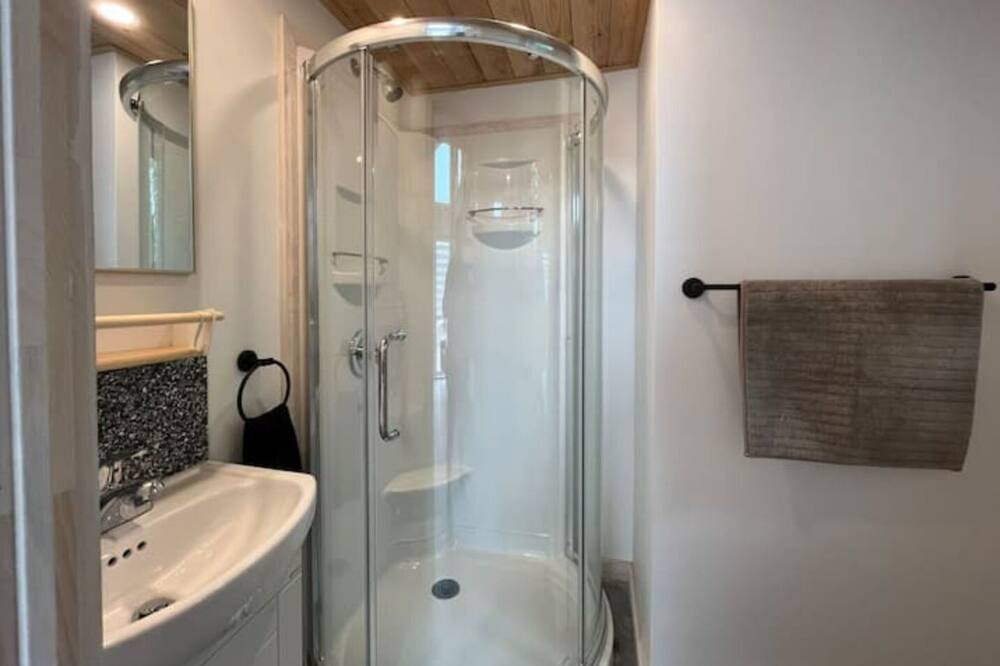 Photo of Bathroom in Sainte-Marguerite-du-Lac-Masson