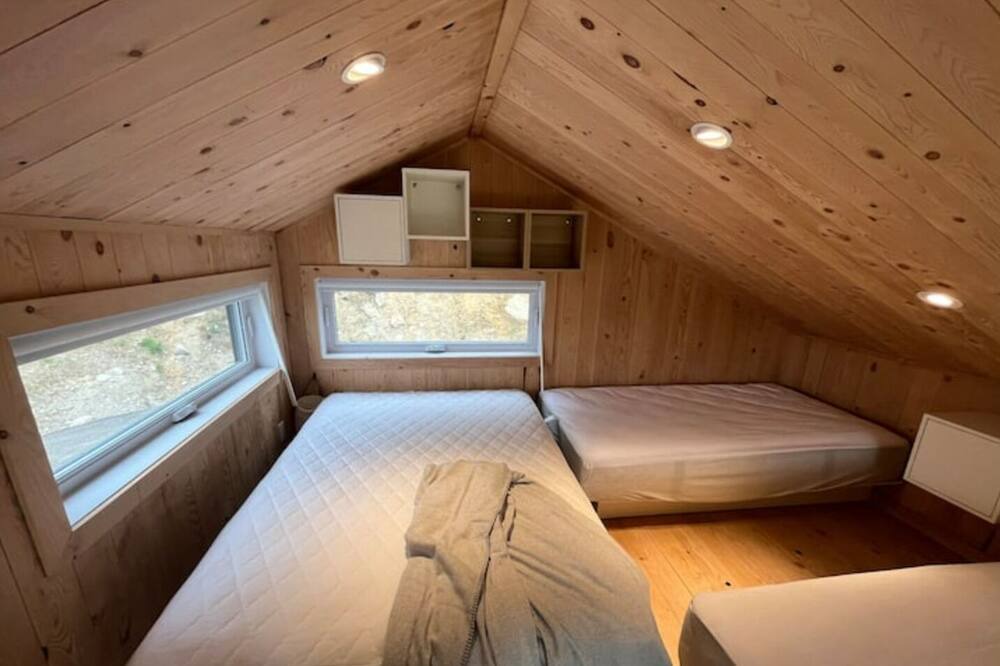 Photo of Bedroom in Sainte-Marguerite-du-Lac-Masson