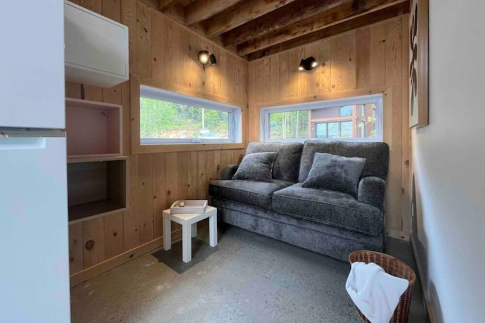 Photo of Livingroom in Sainte-Marguerite-du-Lac-Masson