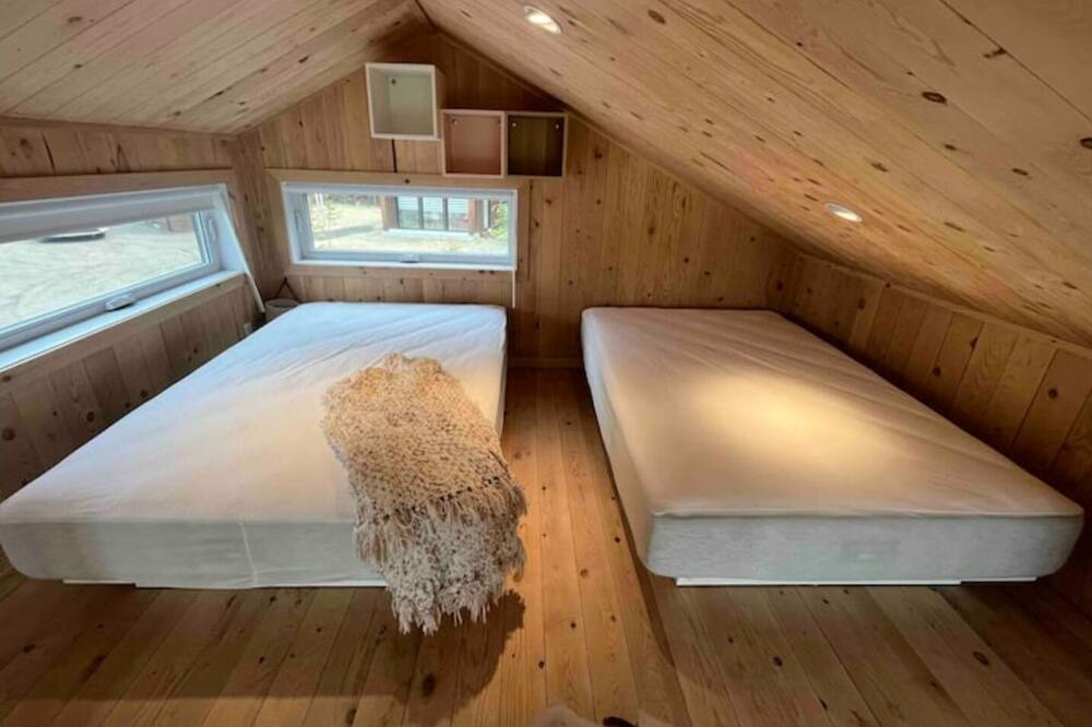 Photo of Bedroom in Sainte-Marguerite-du-Lac-Masson