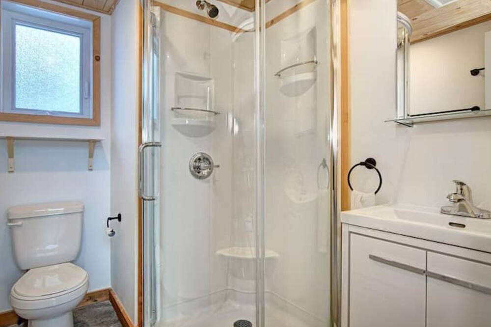 Photo of Bathroom in Sainte-Marguerite-du-Lac-Masson
