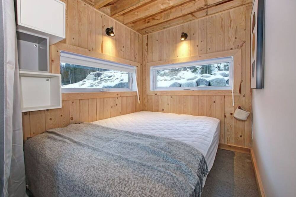 Photo of Bedroom in Sainte-Marguerite-du-Lac-Masson