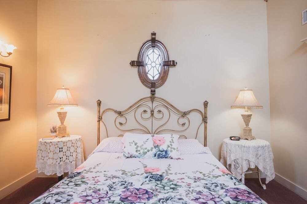 Photo of Bedroom in Jamestown