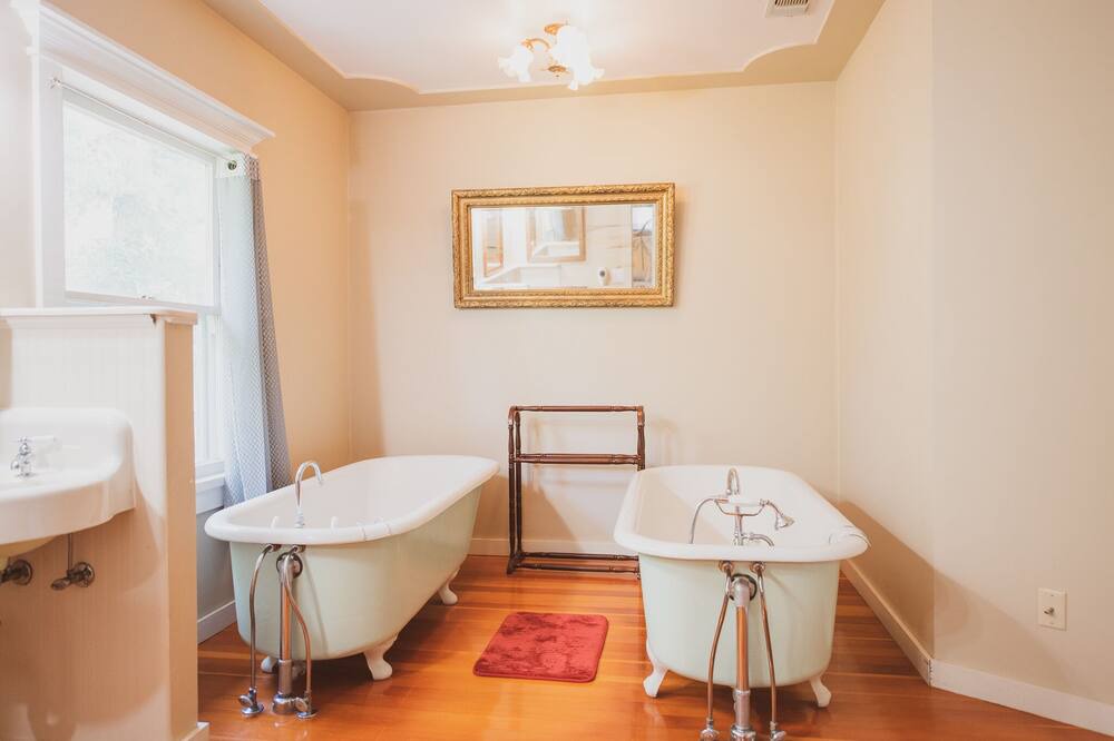 Photo of Bathroom in Jamestown