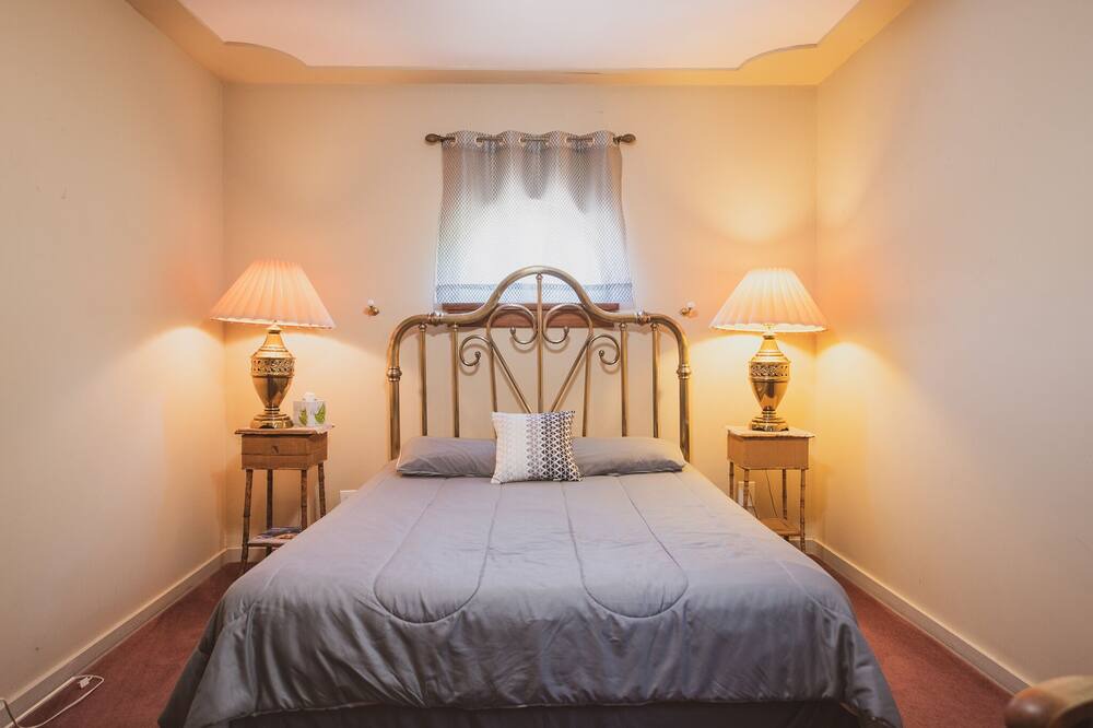 Photo of Bedroom in Jamestown