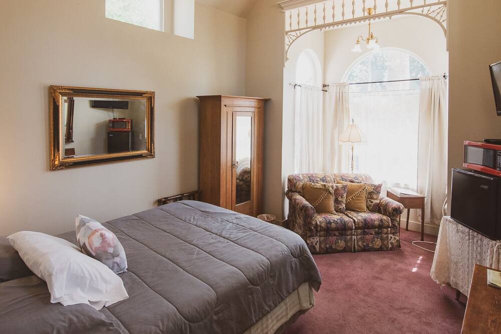 Photo of Bedroom in Jamestown