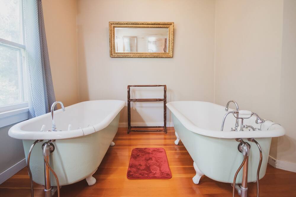 Photo of Bathroom in Jamestown