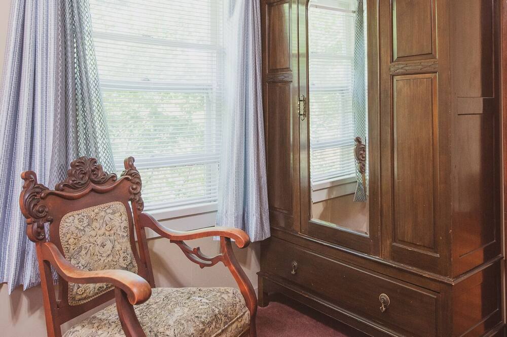 Photo of Bedroom in Jamestown