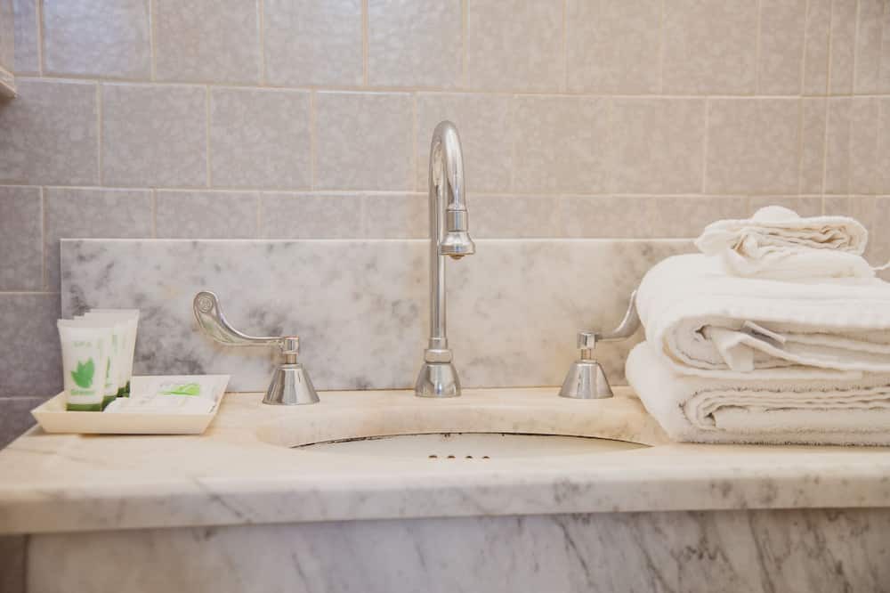 Photo of Bathroom in Jamestown