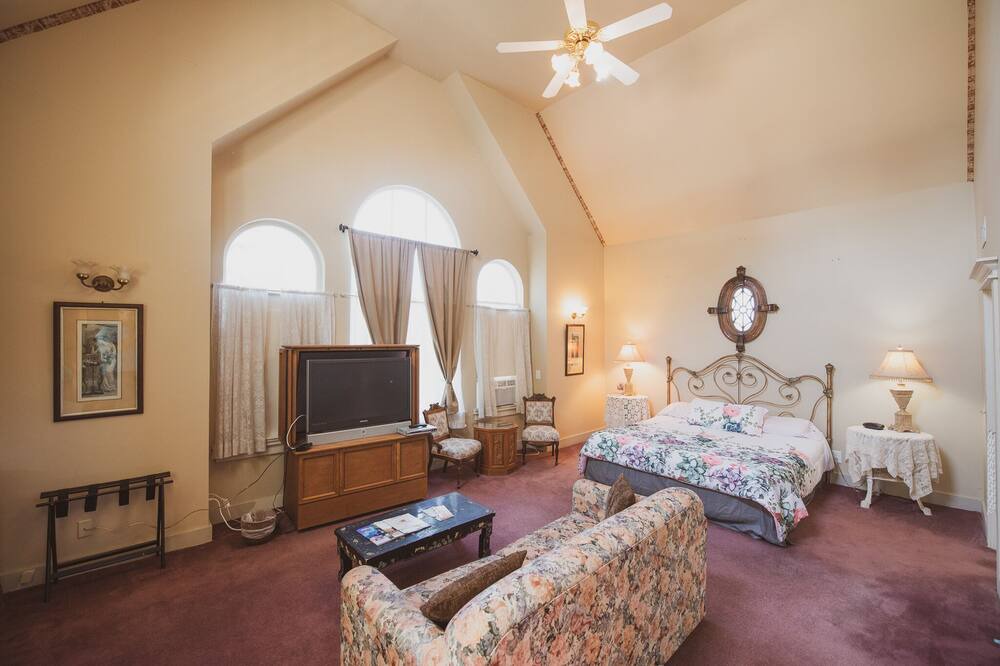 Photo of Bedroom in Jamestown