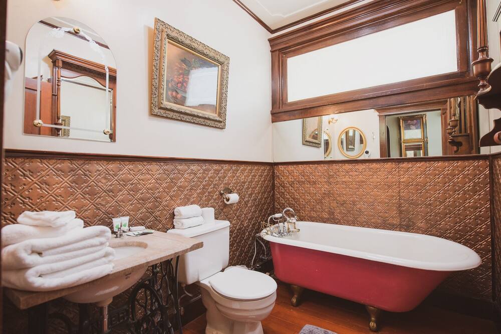 Photo of Bathroom in Jamestown