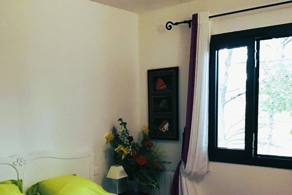 Photo of Bedroom in Peypin