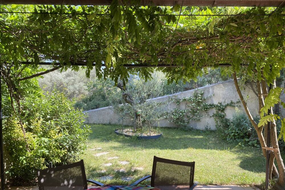 Photo of Outdoor in Peypin