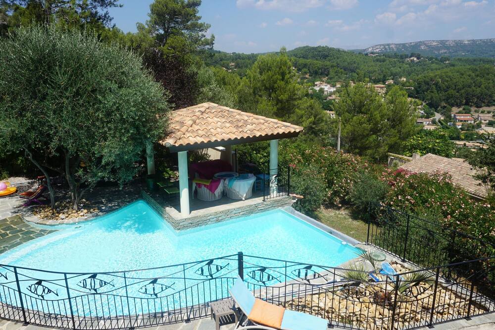 Photo of Outdoor in Peypin