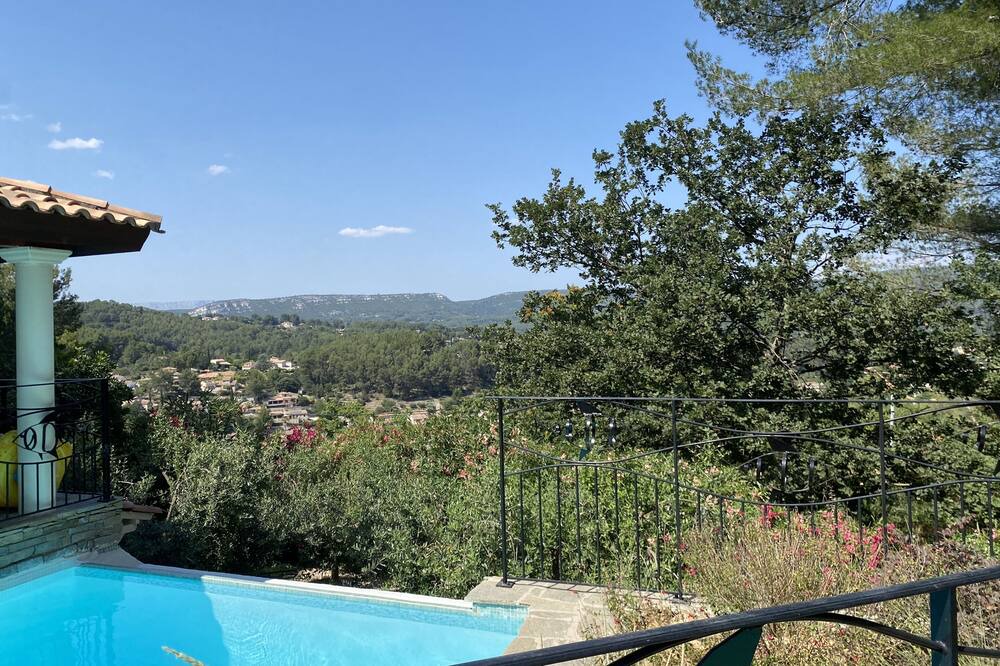Photo of Outdoor in Peypin