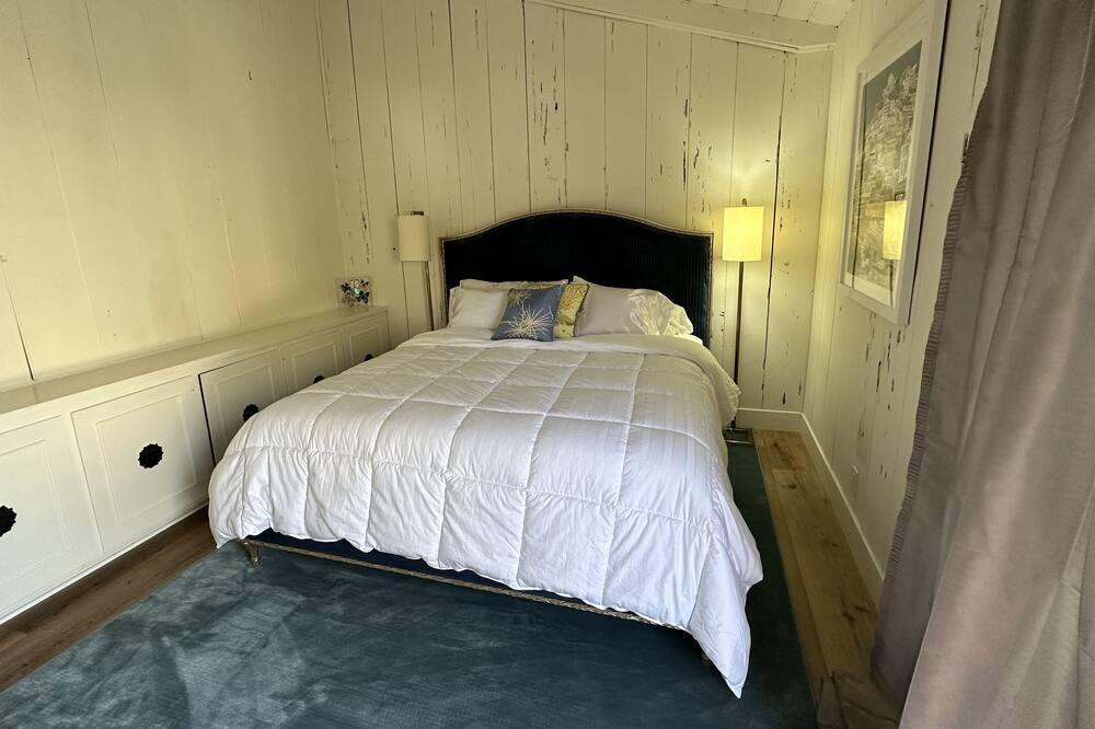 Photo of Bedroom in Tree Section