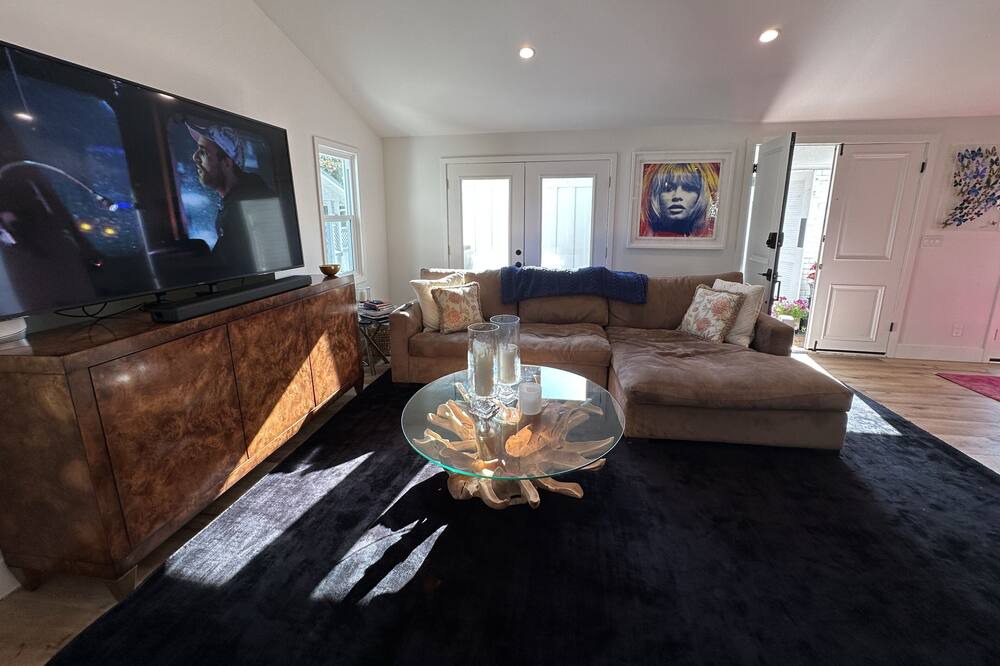 Photo of Livingroom in Tree Section