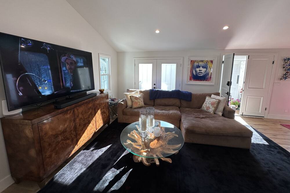 Photo of Livingroom in Tree Section