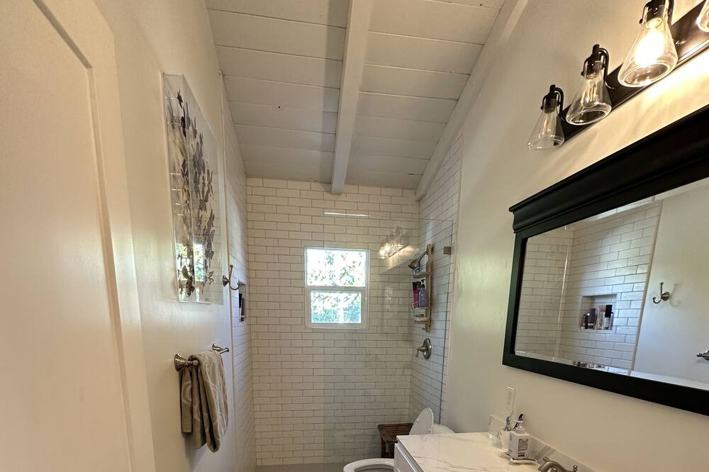 Photo of Bathroom in Tree Section