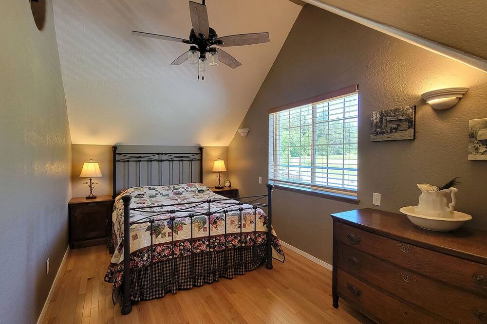 Photo of Others in Grants Pass