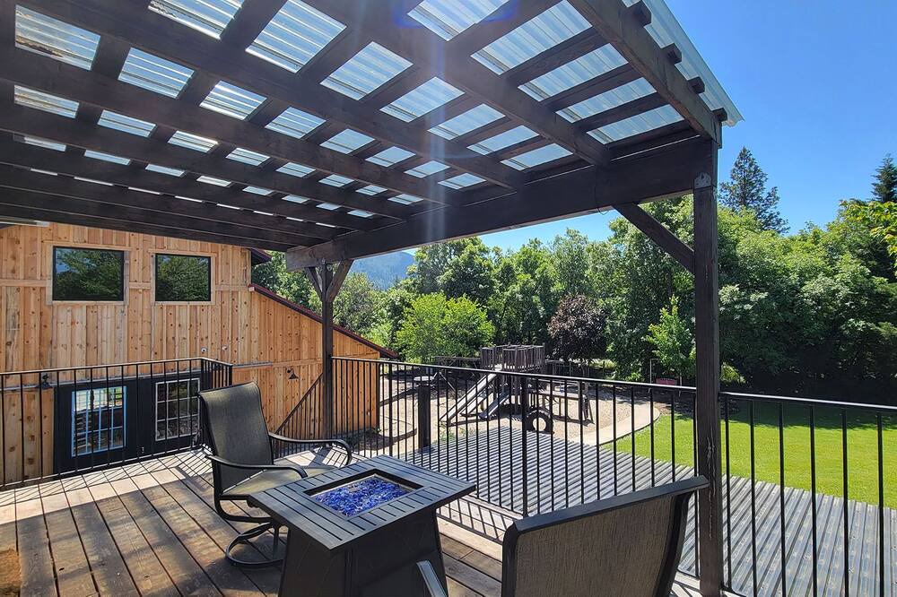 Photo of Others in Grants Pass