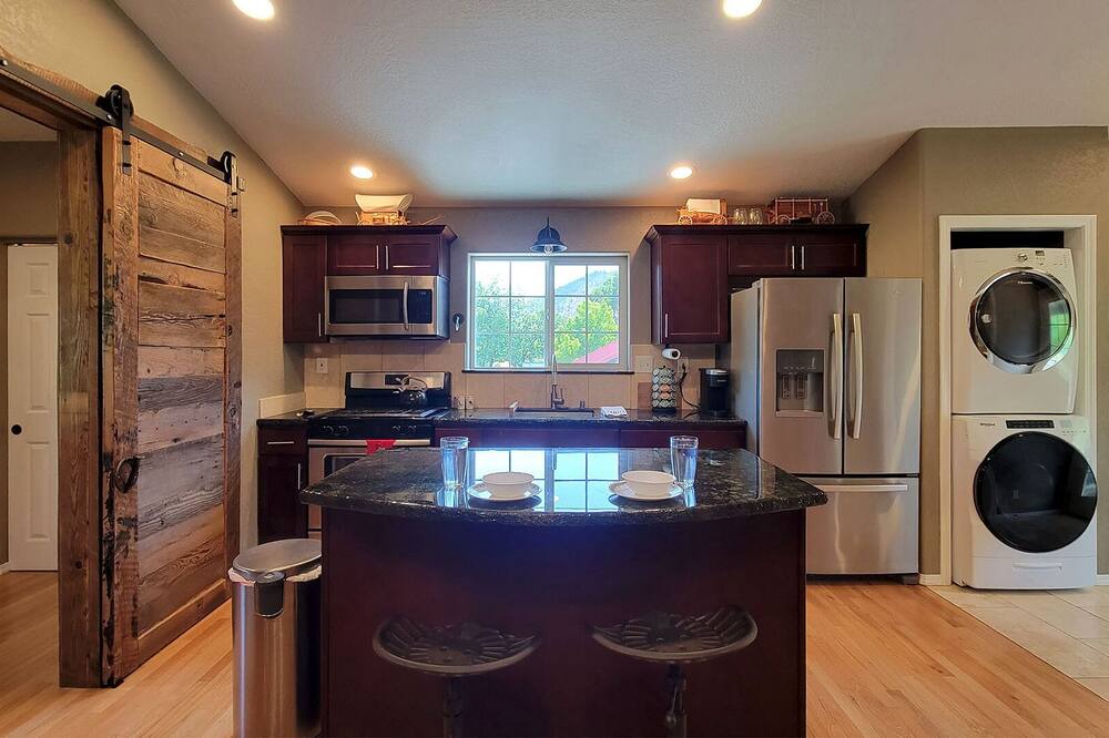 Photo of Others in Grants Pass