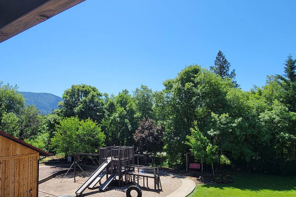 Photo of Others in Grants Pass