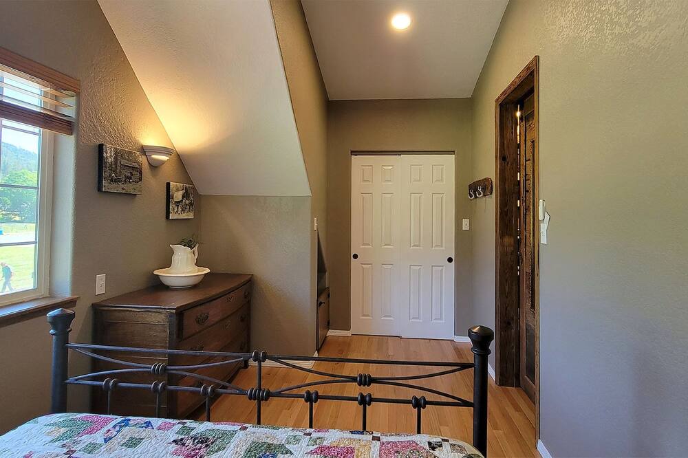 Photo of Others in Grants Pass