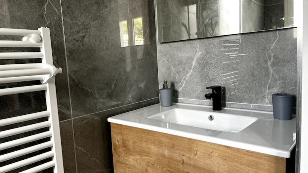 Photo of Bathroom in Greoux-les-Bains