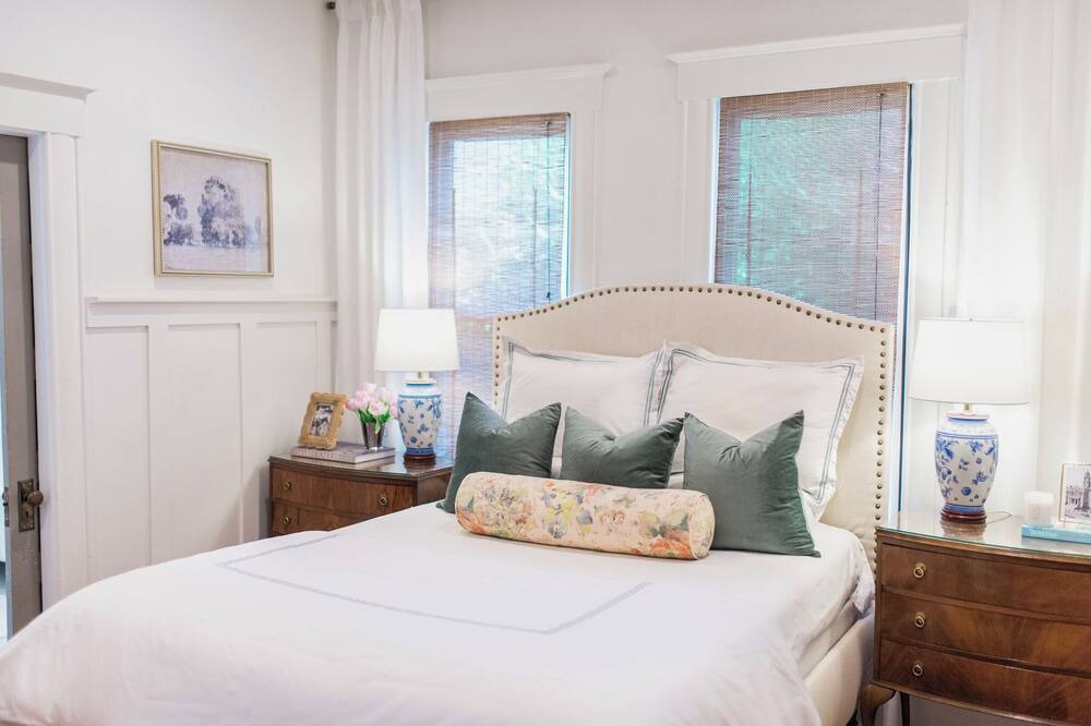 Photo of Bedroom in Fairmount