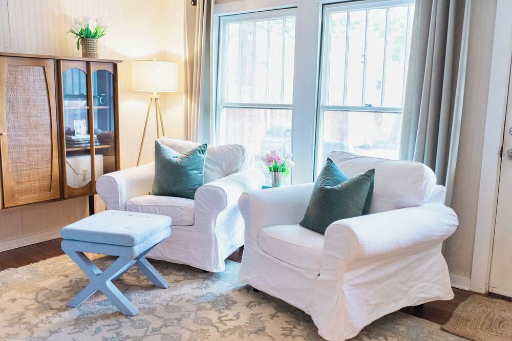 Photo of Livingroom in Fairmount