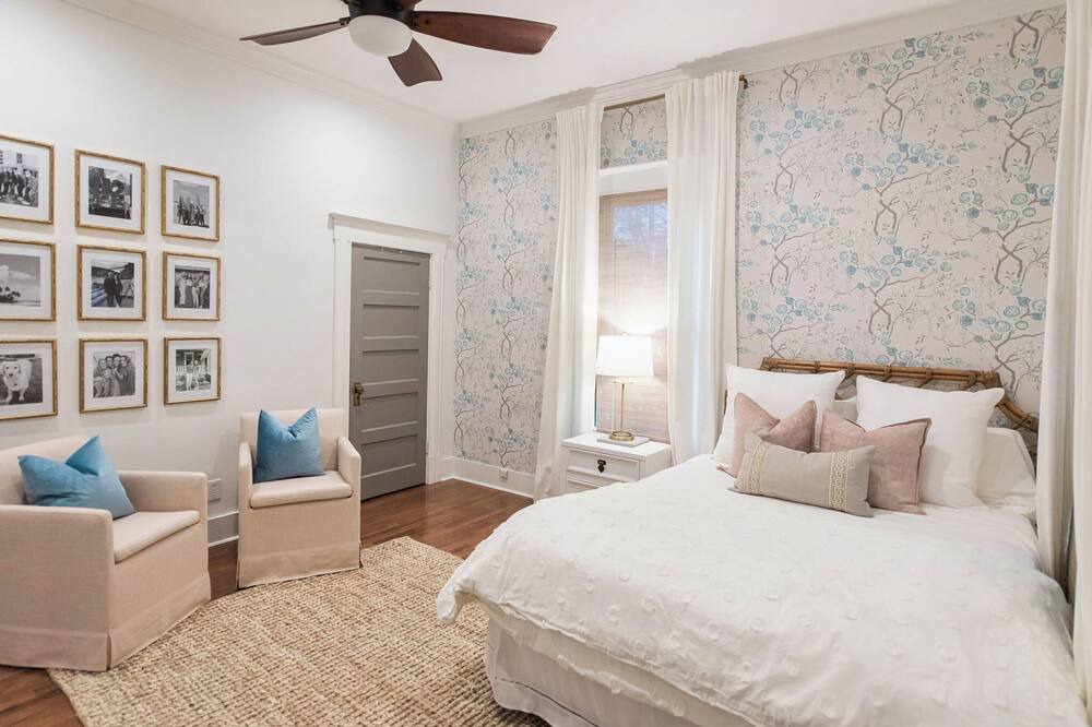Photo of Bedroom in Fairmount