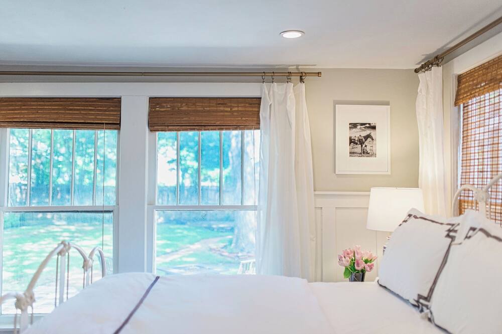 Photo of Bedroom in Fairmount
