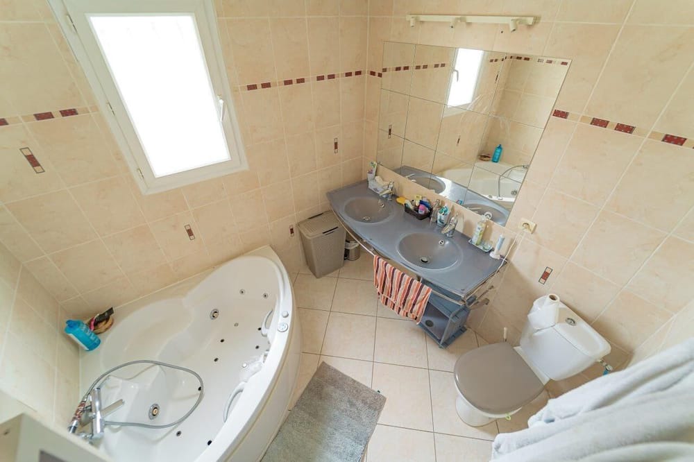 Photo of Bathroom in Baillargues