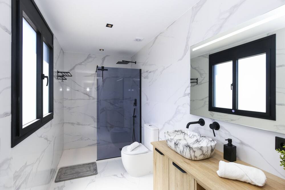 Photo of Bathroom in El Roc de Sant Gaieta