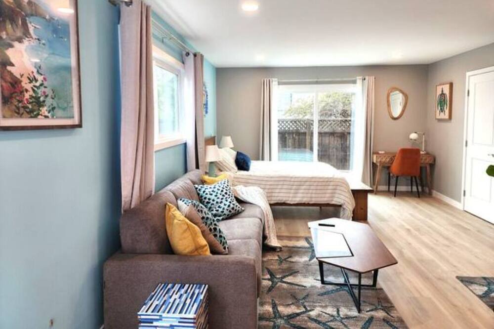 Photo of Livingroom in El Granada