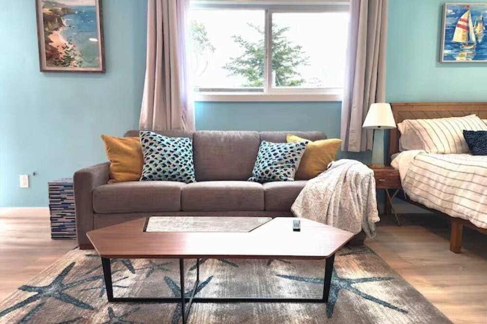 Photo of Livingroom in El Granada