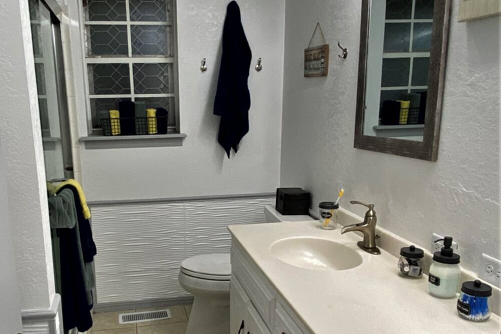 Photo of Bathroom in Lincoln County