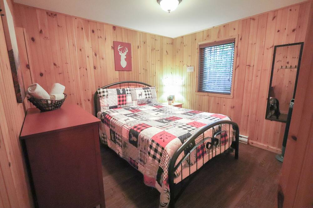 Photo of Bedroom in Saint-Philemon