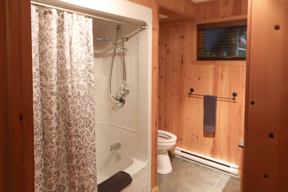 Photo of Bathroom in Saint-Philemon